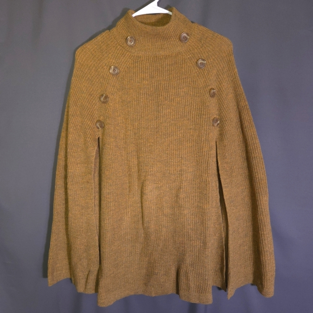 NWT Linda Anderson Knit Poncho Tan One Size Buttons Cottage Core Light Academia